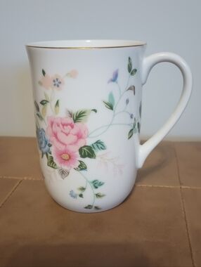 Otagiri White Porcelain Mug with Flowers and Gold Rim Vintage